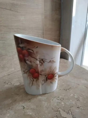 Leiteira antiga de porcelana