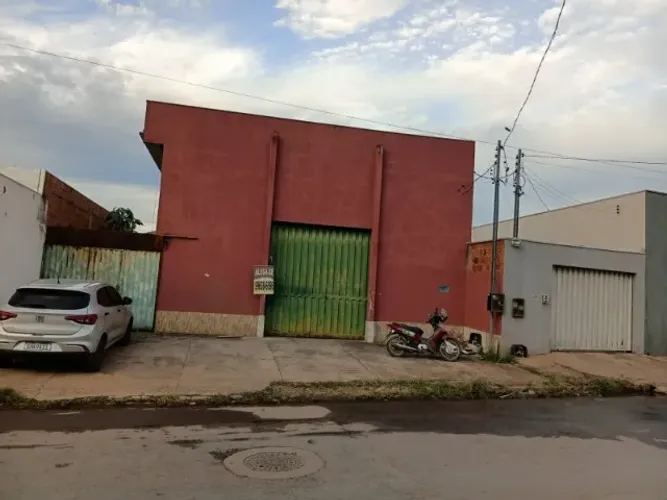 Barracão 240m² no bairro Santa Laura