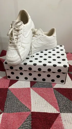 Tênis branco molekinha