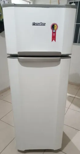 Geladeira Esmaltec duplex gelo seco muito bem conservada!