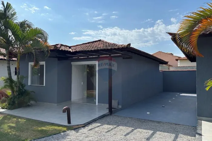 Casa à Venda em Condomínio na Praia Rasa, Búzios/RJ | Suítes | Imóvel com RGI e Apto para