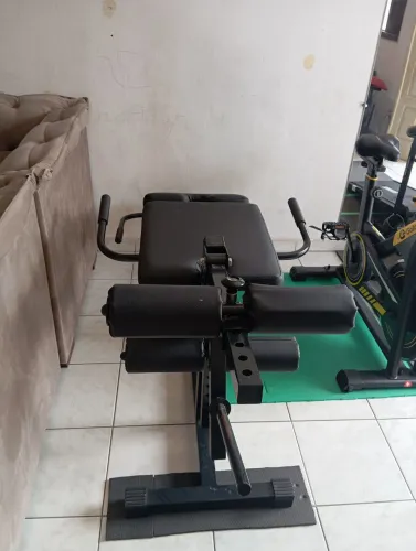Aparelho de musculação 