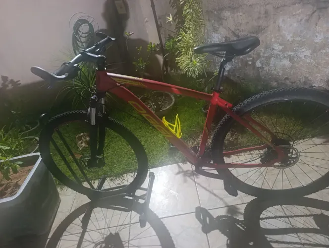 Bicicleta Aro 29 semi nova em ótimo estado de conservação quadro 19