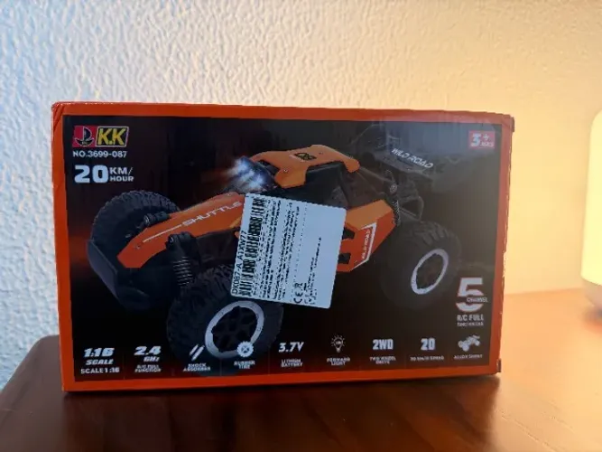 Carrinho Controle Remoto 1:16 Off-Road Novo com LED e Bateria Recarregável - NOVO