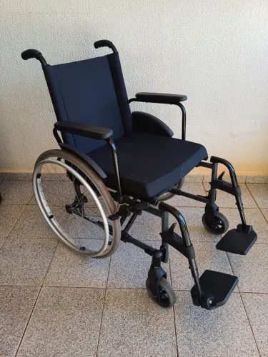 Cadeira de rodas dobrável - Ortomobil, 48cm