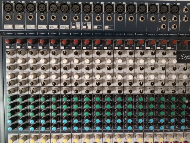 SOUNDCRAFT SIGNATURE 22 | MESA PROFISSIONAL | LEXSON | DBX