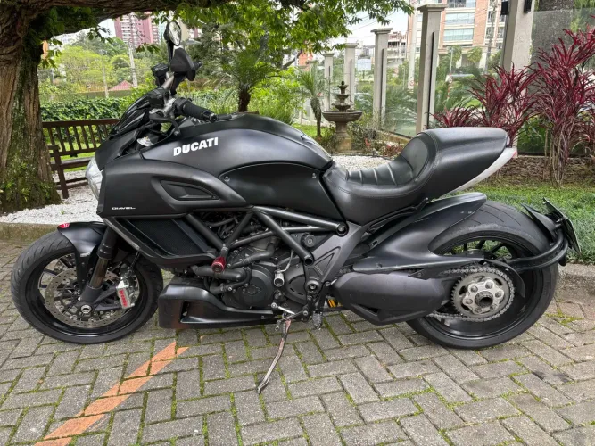 Ducati Diavel Dark 2015