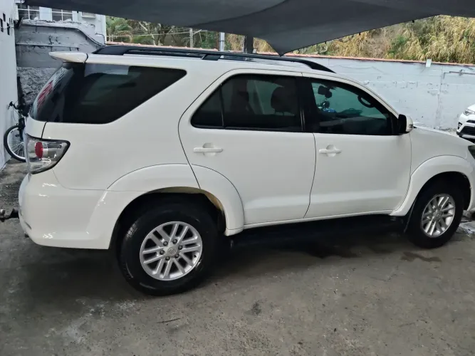 Toyota Hilux SW4 SRV D4-d 4X4 3.0 TDI Dies. AUT 2015