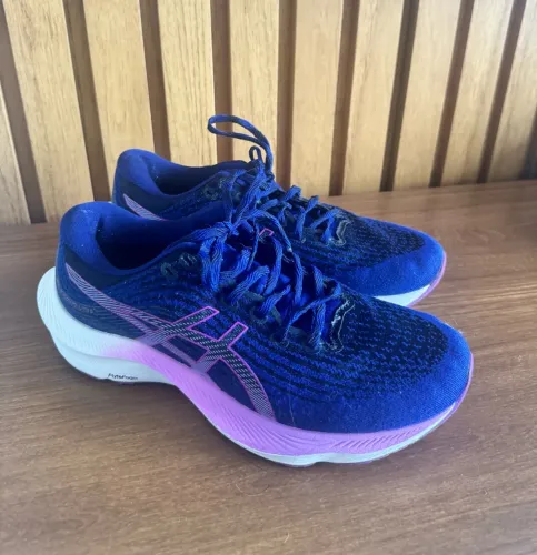 Tênis de corrida Asics Gel Kayano