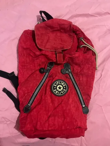 Mochila kipling(sem o chaveiro de macaco)