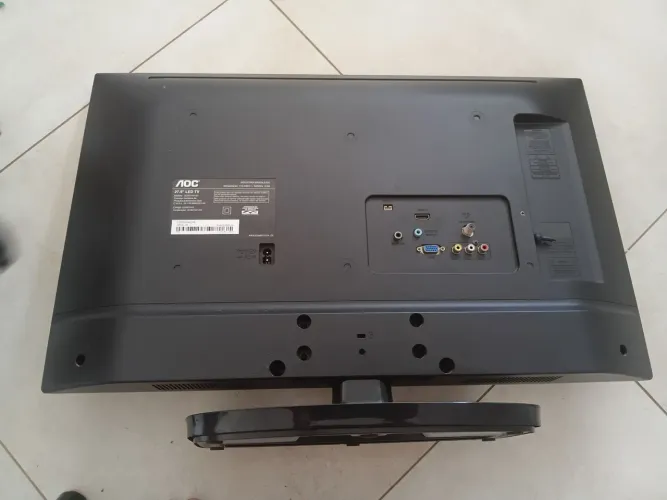 Vendo TV aoc 29 polegadas 400 reais sem controle e 450 com controle