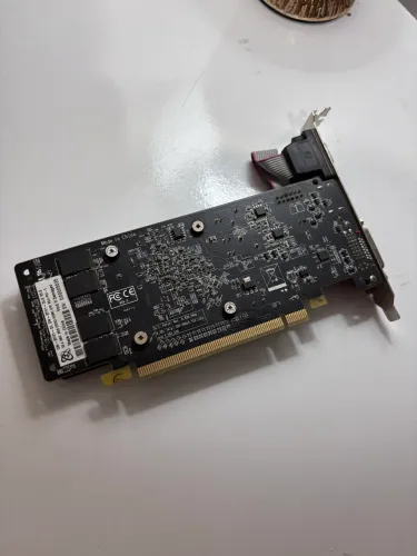 Placa de vídeo 2gigas Xfx ddr3