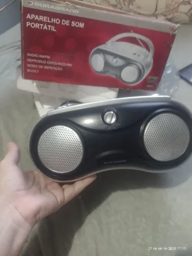 Toca CD AM/FM modelo antigo