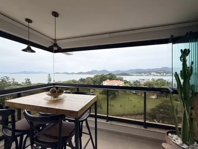 3 quartos 1 SUÍTE - VISTA PARA O MAR- 2 VAGAS e H.BOX-Agronômica - Florianópolis - SC