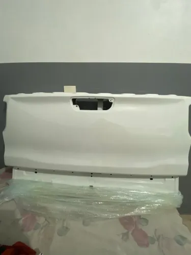 Tampa traseira da nova Fiat strada 2100