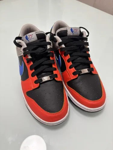 Tênis Nike comemorativo 75 anos NBA