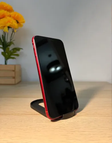 iPhone XR product red