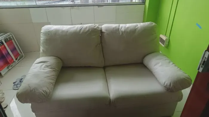 Sofá cama de couro branco 