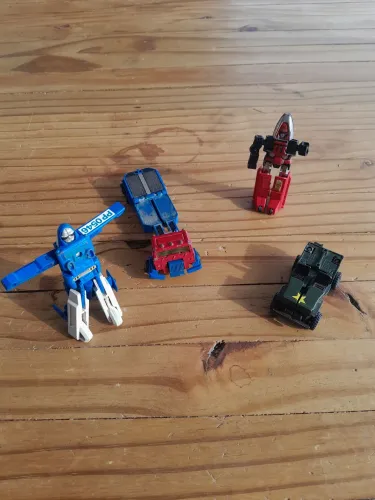 Transformers anos 80 - carrinhos em metal e plastico