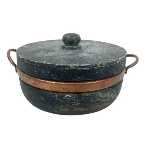 PANELA DE PEDRA SABÃO COM ALÇA DE COBRE 2,3 LITRO - USADO