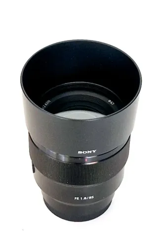 Lente Sony FE 85mm f/1.8 (SEL85F18) ? Impecável