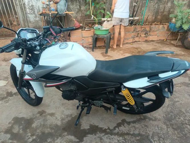 Fazer 150 2017/2018 branca