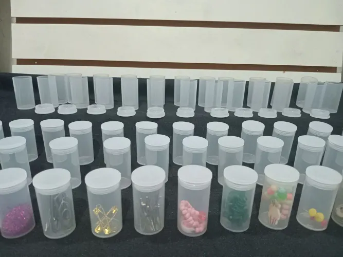 500 Potes j23 com 23ml pra diversos pequenos objetos  pra comércio 