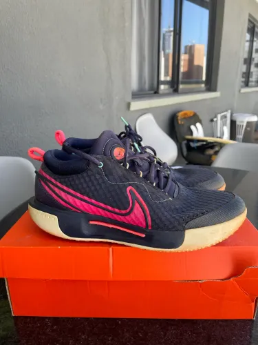 TÊNIS NIKE COURT