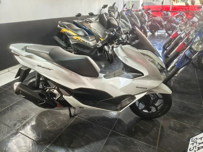PCX 2023 21.000 km financiamos até 36x