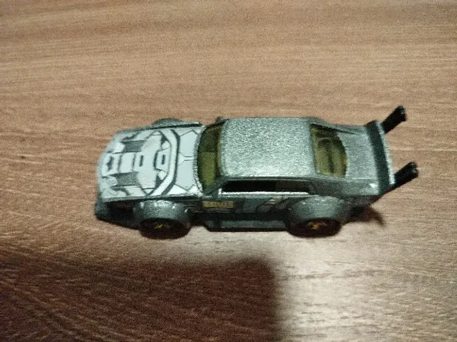 Carro miniatura de metal Hot Wheels Batman Batmóvel