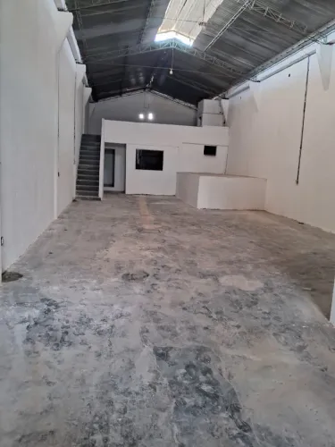 GALPÃO EM RAMOS - RJ - 300m² (PRÓXIMO À AV. BRASIL)