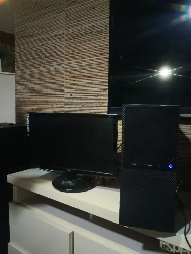 CPU Intel core i5 + monitor 16'