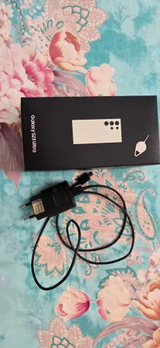 Vendo CAIXA e CARREGADOR do S23 ULTRA 