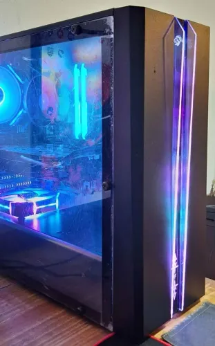 Gabinete Gamer com Acrílico + 2 Fans PCYes + Kit Completo de Parafusos e Engates