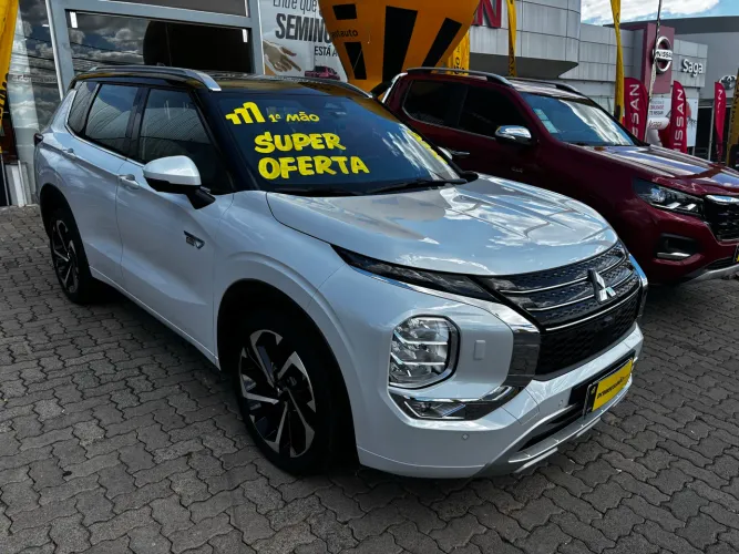 Mitsubishi Outlander Signature 2.4 4X4 AUT (híb) 2026