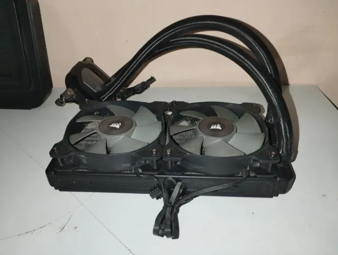 WaterCooler Corsair Hydro Series H100i V2 240mm - (Funcionando c/ Detalhe Leia a descrição