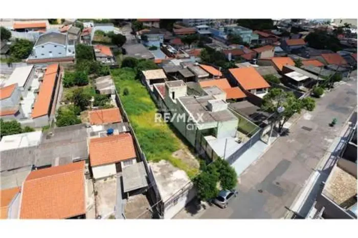 Terreno a Venda no bairro Jardim Pacaembu em Jundiaí/SP