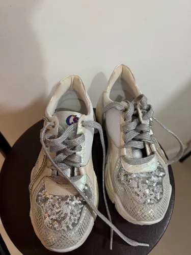 tenis carmen steffens prateado 37