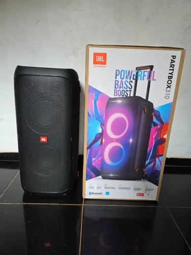 JBL 310 DE 240W RMS/BEM CONSERVADA/TODA ORIGINAL DE FÁBRICA/COM BATERIA INTERNA...