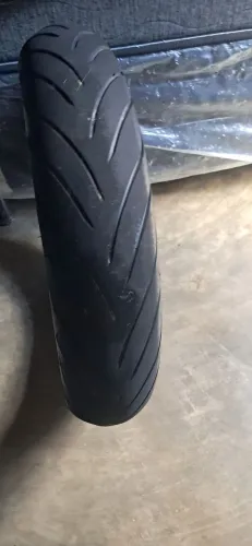 Vende-se um pneu original Dunlop Sport Maxx