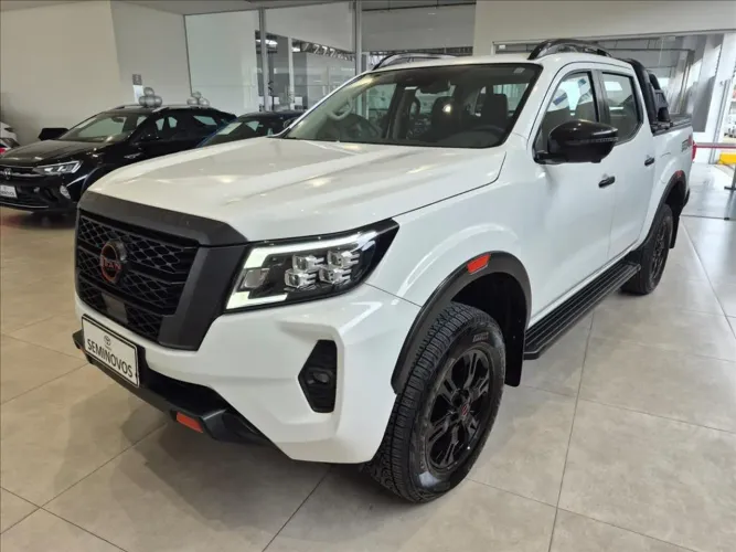 Nissan Frontier Pro4x CD 4X4 2.3 Bi-TB Die. AUT 2025