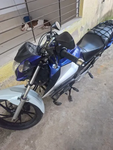 Fan 2022 azul em perfeito estado