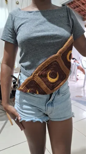 Pochetes e porta celular de crochê 