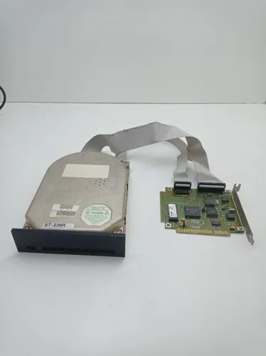HD Seagate ST-238R com interface peça de museu