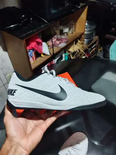 Chuteira Nike Beco Branca Futsal Nº 40 - Conservada