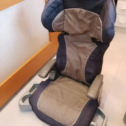 cadeirinha de carro evenflo assento com encosto, regulável desmontável.