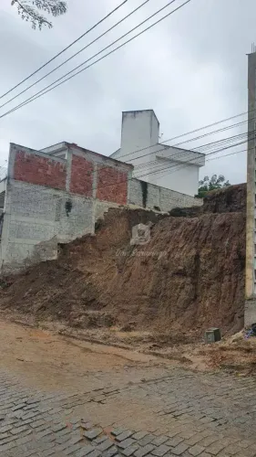 Terreno à venda, 388 m² por R$ 125.000,00 - Maria Paula - São Gonçalo/RJ