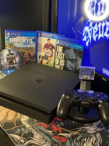 PlayStation 4 slim 1tb