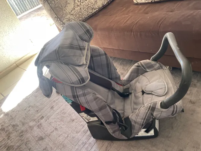 Cadeirinha para passeio e viagens 