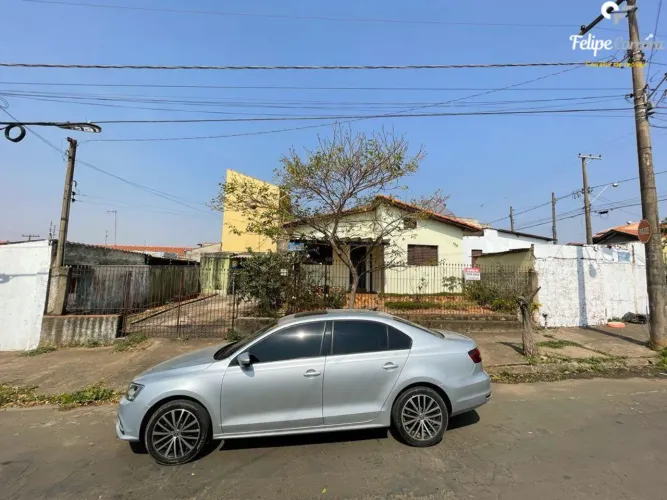 Casa Térrea em Terreno de Esquina com 332m², próximo ao Terminal Vila Sônia, Piracicaba, S